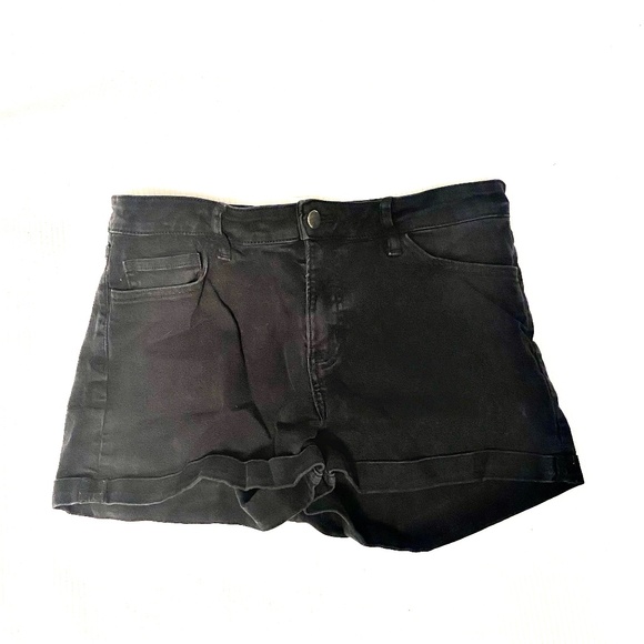 H&M Black Jean Shorts - Picture 1 of 2